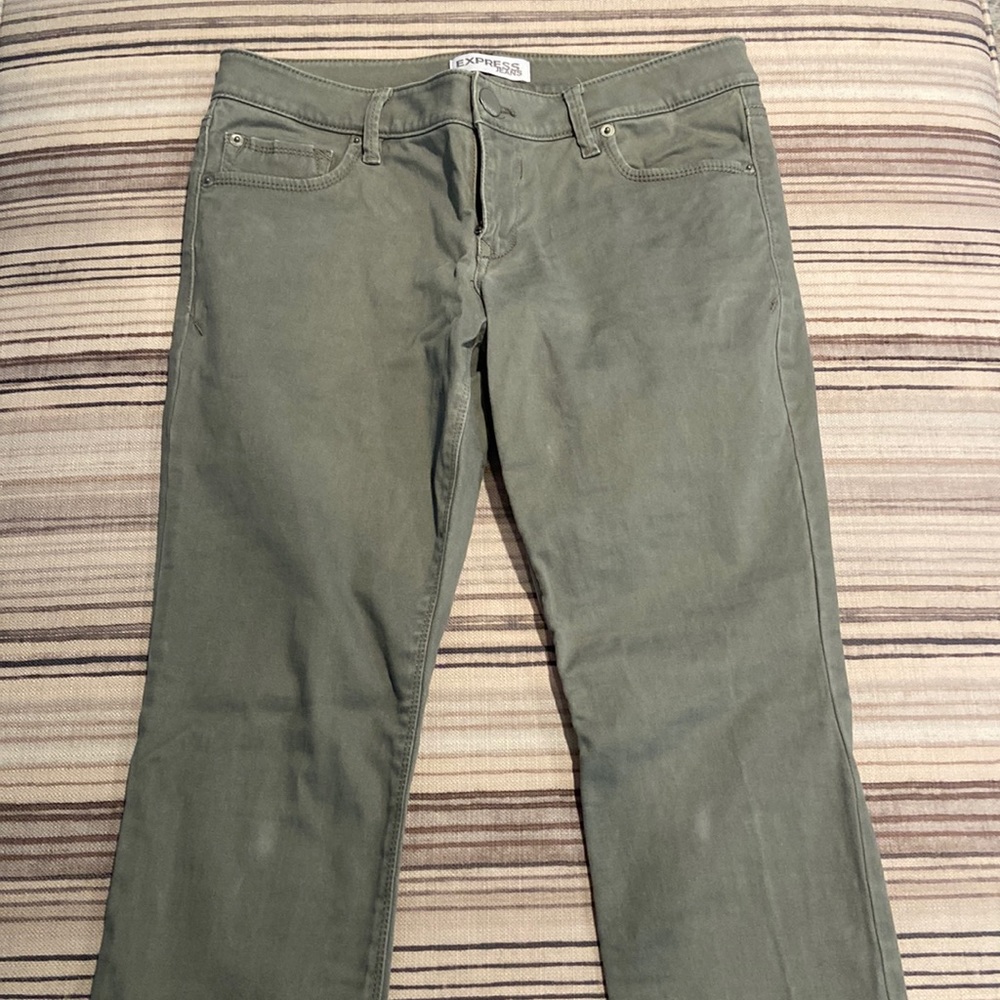 Express Stella Jean Legging. Regular fit low rise, size 6